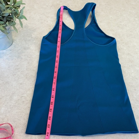 Nike Breathable Compression Teal workout tank - Picture 7 of 9
